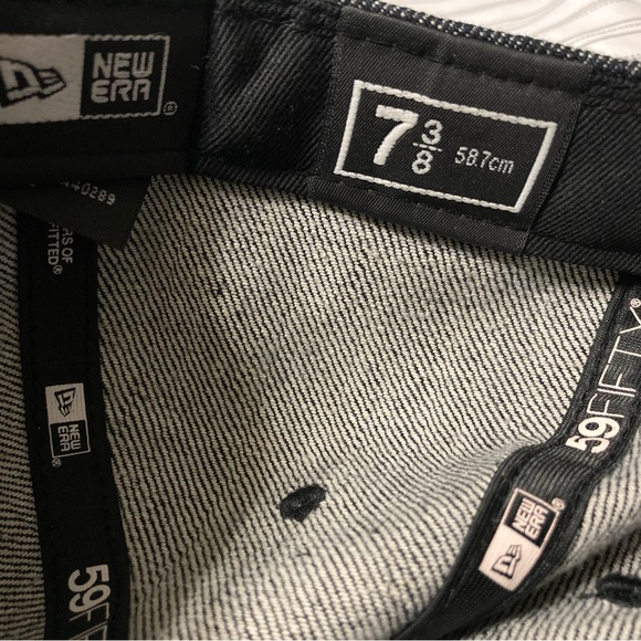 Boston Red Sox Denim New Era Fitted Hat-Size 7 3/8 Used - Picture 6 of 6